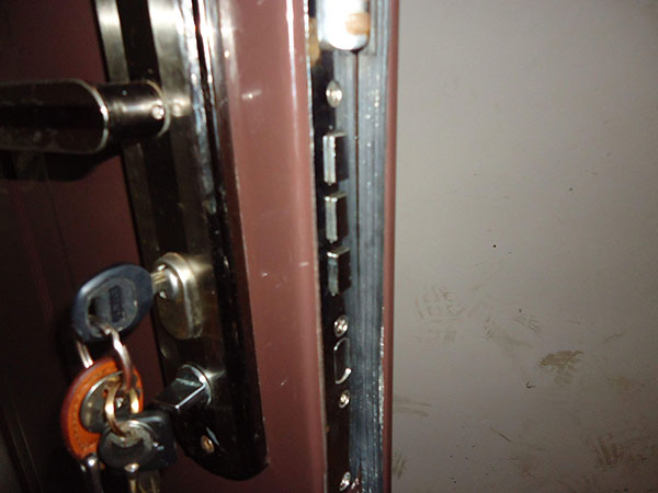 者相镇防盗门换锁芯注意事项